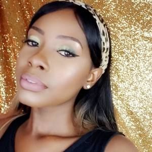 Meet your Posher, Krystal